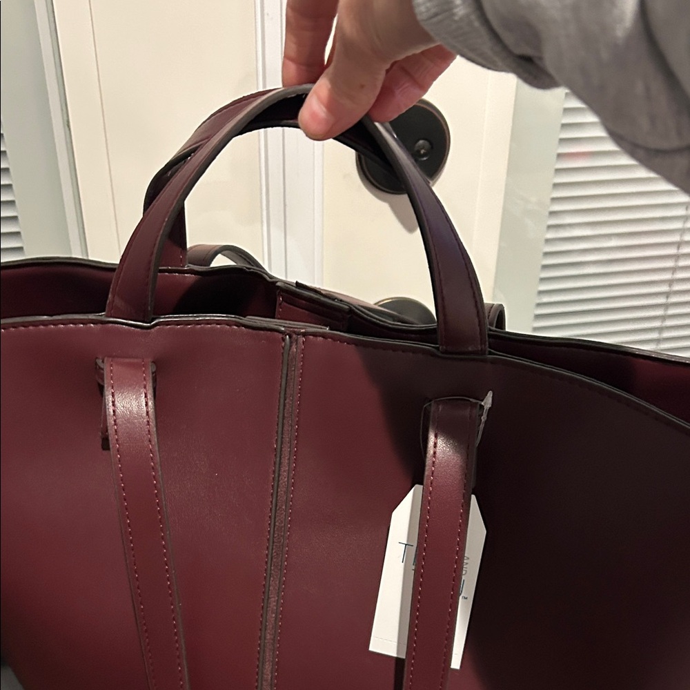 Three beautiful handbags! New you will get all three. - Picture 5 of 13